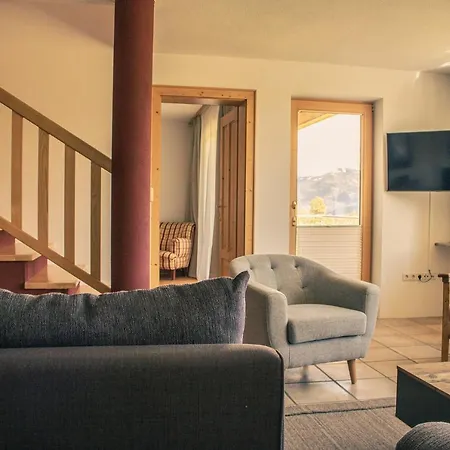 Fanni 拉姆绍达赫斯坦