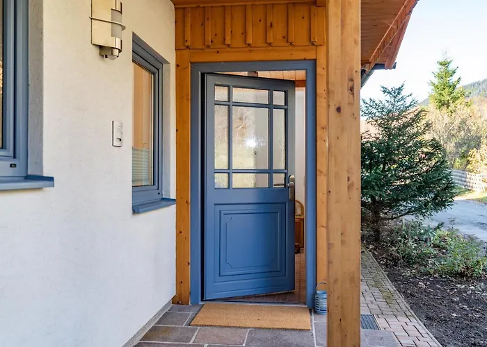 Fanni 拉姆绍达赫斯坦